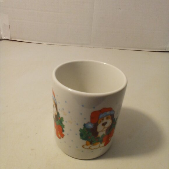 Vintage 80s Mug Christmas Hound Dog Santa Hat Puppy Wreath Ceramic Holiday - Picture 6 of 8